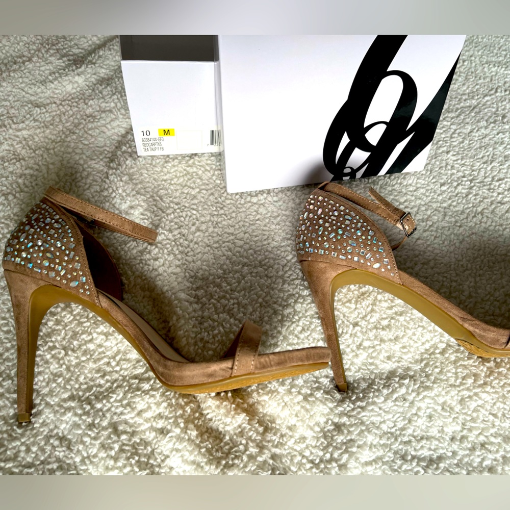 NEW Women’s Nine West black suede with rhinestone high heel sandal.
